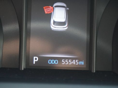 Used 2021 Toyota Venza LE w/ Carpet Mat Package (TMS) AWD/4WD image 5
