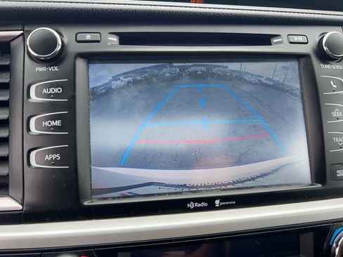 Used 2014 Toyota Highlander XLE AWD/4WD image 33