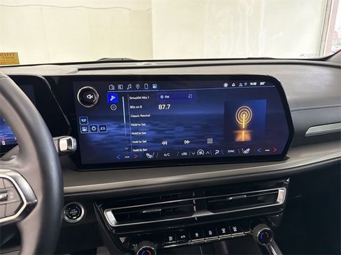 Certified 2025 Chevrolet Traverse LT image 27