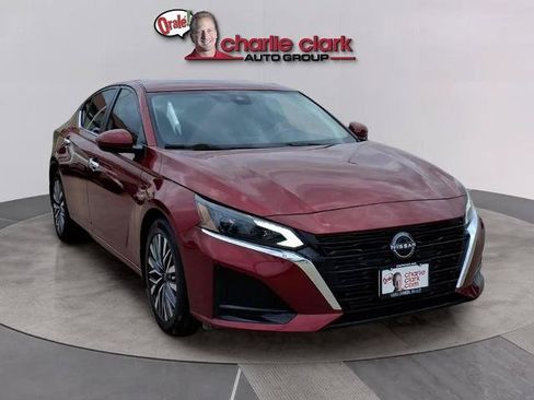 Certified 2023 Nissan Altima 2.5 SV FWD image 7