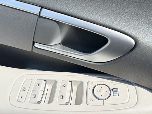 Certified 2025 Hyundai Sonata SE FWD image 16