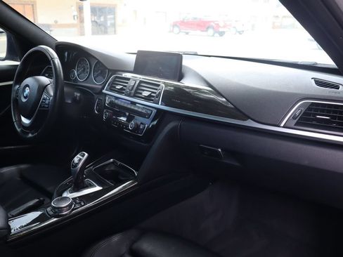 Used 2017 BMW 330i xDrive Sedan AWD/4WD image 17