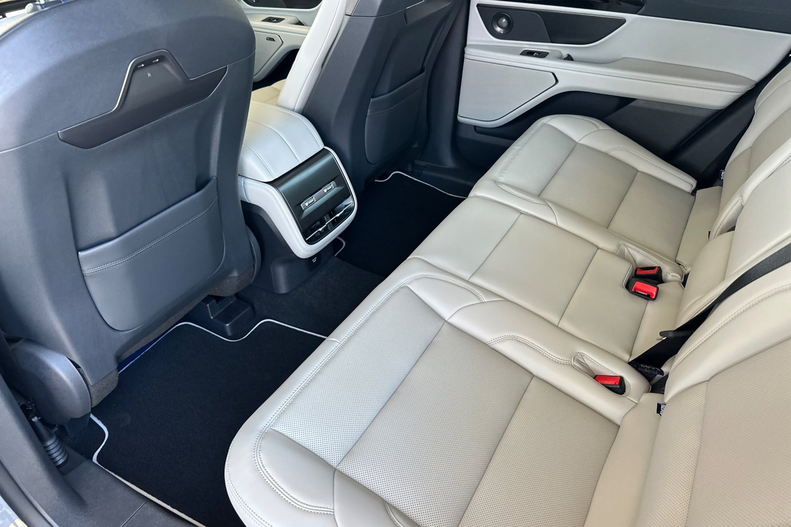 New 2026 Lincoln Nautilus Premier w/ Equipment Group 102A AWD/4WD image 11