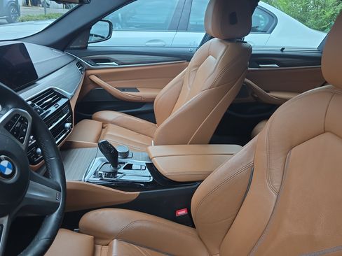 Used 2023 BMW 540i w/ M Sport Package RWD image 4