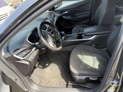 Used 2017 Chevrolet Volt LT image 18