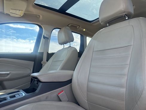 Used 2017 Ford Escape Titanium image 39