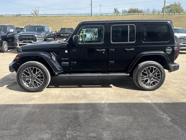 Used 2023 Jeep Wrangler Unlimited Sahara w/ Cold Weather Group AWD/4WD image 12