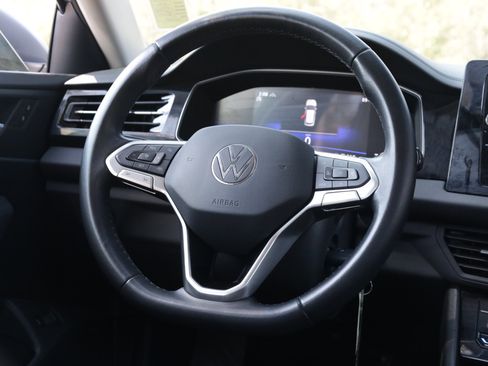 Used 2025 Volkswagen Jetta S image 9