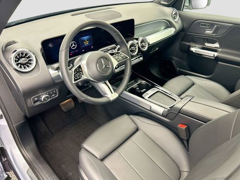 Certified 2025 Mercedes-Benz GLB 250 image 9