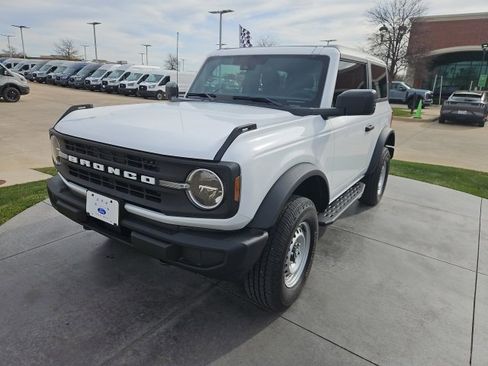 Certified 2025 Ford Bronco 2-Door image 3
