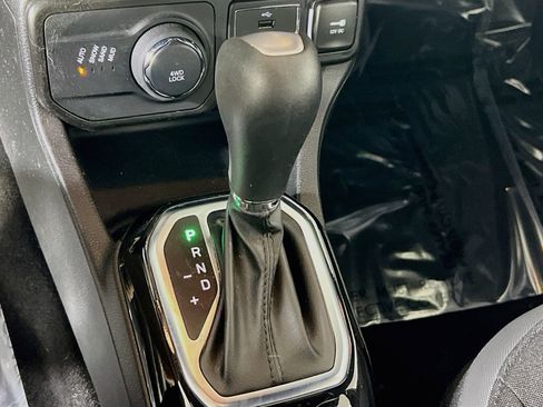 Used 2022 Jeep Renegade Altitude w/ Convenience Group AWD/4WD image 17