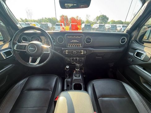 Used 2023 Jeep Wrangler Unlimited Sahara w/ Cold Weather Group AWD/4WD image 29
