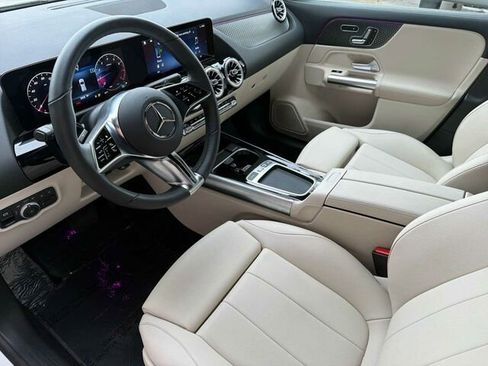 Certified 2025 Mercedes-Benz GLA 250 4MATIC image 11