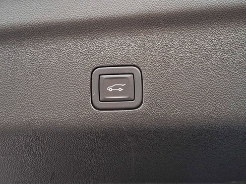 Used 2024 Chevrolet Suburban RST w/ Luxury Package AWD/4WD image 32