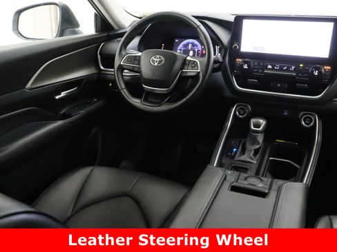 Used 2025 Toyota Grand Highlander FWD image 32