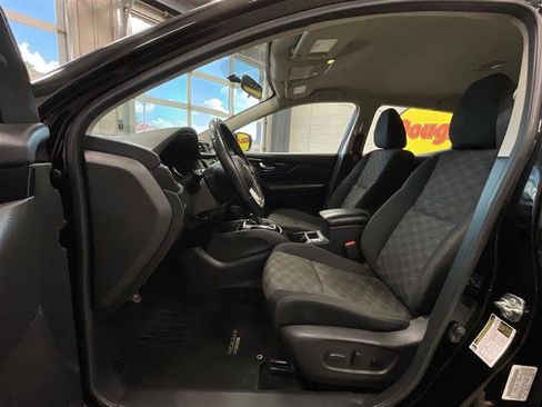 Used 2018 Nissan Rogue Sport SV w/ SV Technology Package image 11