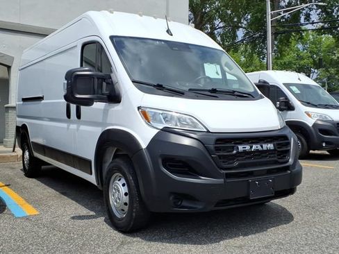Used 2023 RAM ProMaster 2500 FWD image 3