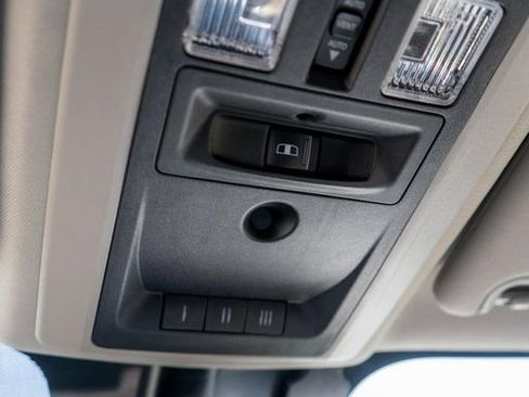 Used 2018 RAM 1500 Laramie w/ Convenience Group AWD/4WD image 38