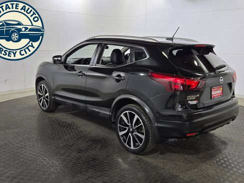 Used 2018 Nissan Rogue Sport SL AWD/4WD image 5