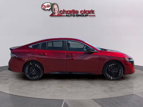 New 2026 Nissan Sentra SR w/ Floor Mat Package FWD image 7