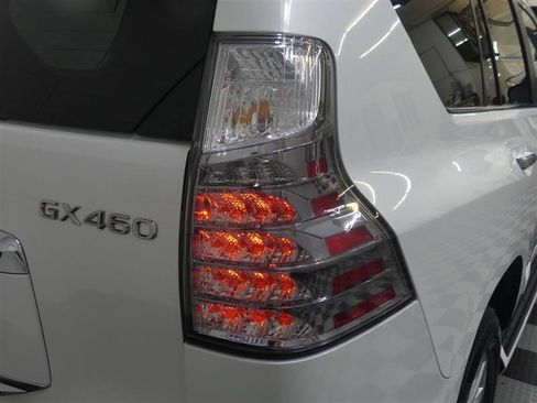 Used 2018 Lexus GX 460 Premium image 16