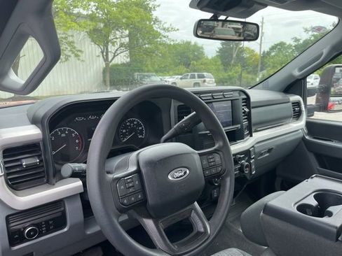 Used 2023 Ford F250 XLT w/ Snow Plow/Camper Package AWD/4WD image 2