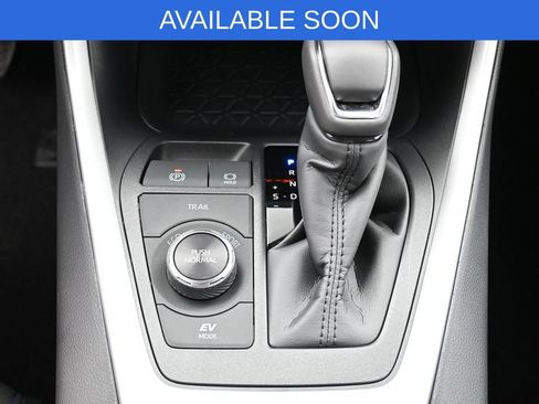 Used 2025 Toyota RAV4 SE w/ Convenience Package AWD/4WD image 25