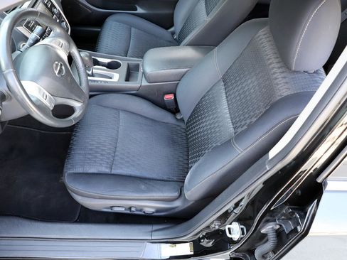 Used 2017 Nissan Altima 2.5 SV image 40