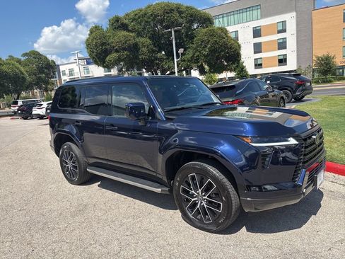 Certified 2026 Lexus GX 550 AWD/4WD image 7