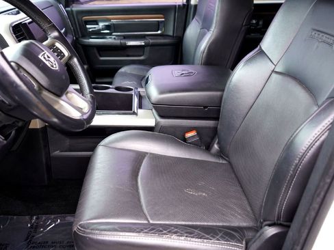 Used 2015 RAM 1500 Laramie w/ Convenience Group image 10