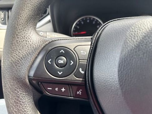 Used 2022 Toyota RAV4 XLE image 15