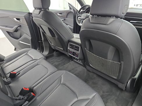 Used 2021 Audi Q8 Premium Plus image 22