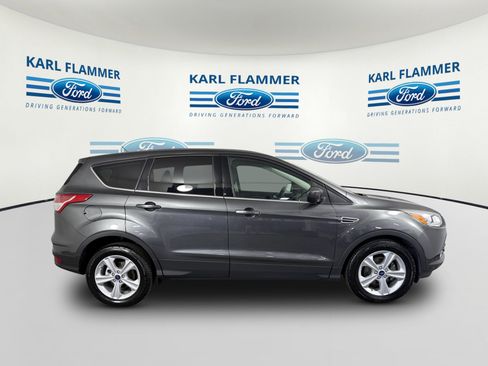 Used 2015 Ford Escape SE FWD image 2