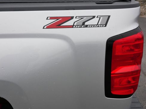 Used 2018 Chevrolet Silverado 1500 LT w/ All Star Edition image 9