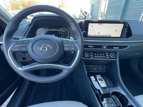 Used 2022 Hyundai Sonata Limited image 21