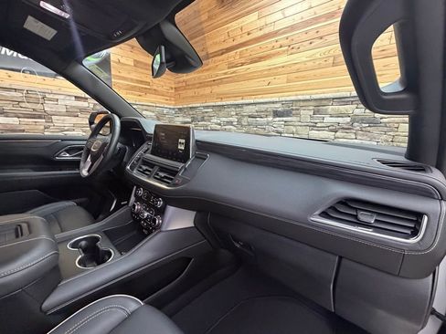 Used 2023 GMC Yukon SLT AWD/4WD image 13