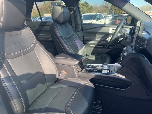 Used 2020 Ford Explorer ST w/ Premium Technology Package image 16