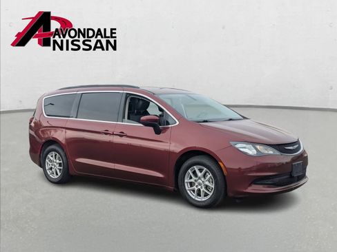 Used 2021 Chrysler Voyager Lxi image 8