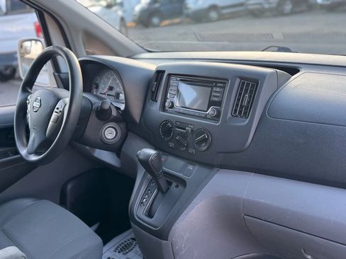 Used 2018 Nissan NV200 SV image 25