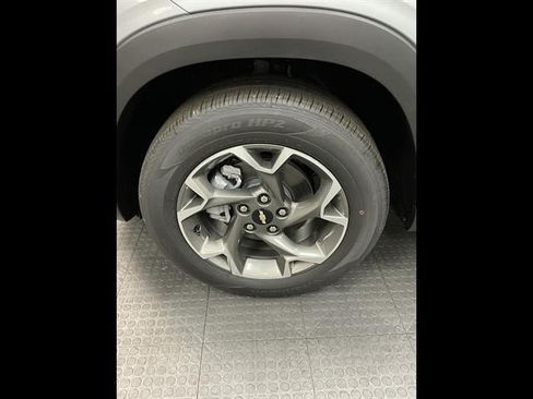 New 2026 Chevrolet Trax LT w/ LT Convenience Package FWD image 37