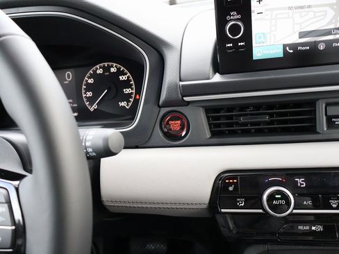 New 2025 Honda Pilot Touring image 28