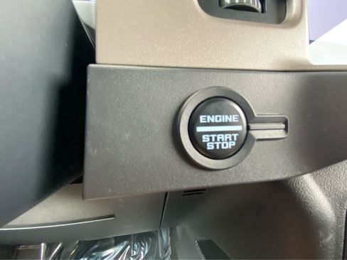 Used 2025 Ford Bronco Outer Banks AWD/4WD image 42