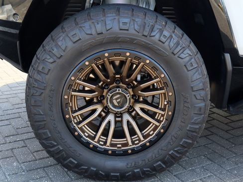 Certified 2022 GMC Hummer EV Edition 1 w/ LPO, Illumination Package image 33