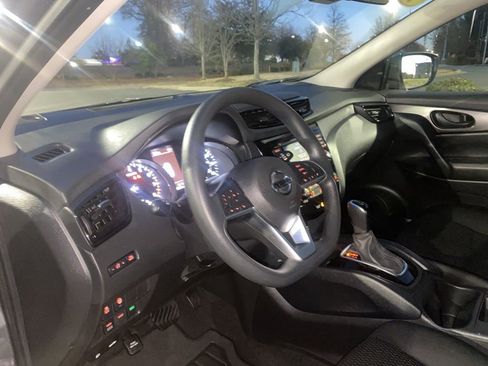 Used 2021 Nissan Rogue Sport S image 14