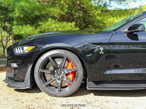 Used 2022 Ford Mustang Shelby GT500 w/ Carbon Fiber Track Pack image 4
