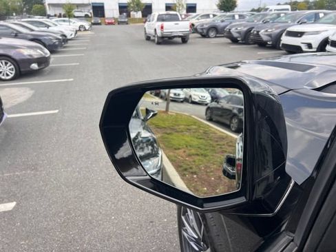 Used 2022 Cadillac Escalade ESV Sport RWD image 13