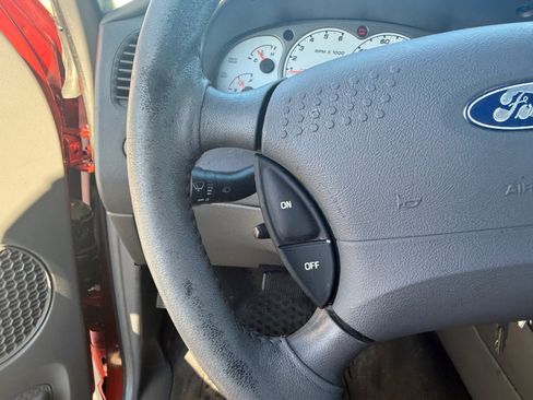 Used 2001 Ford Explorer Sport Trac 4x4 image 25