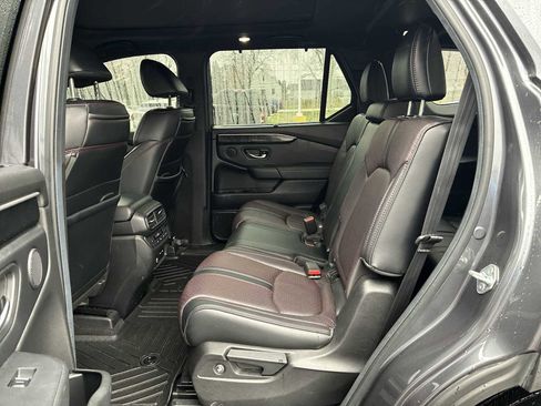 Used 2025 Honda Pilot Black Edition image 26