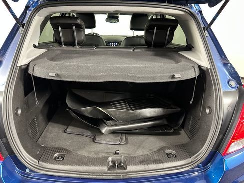Used 2020 Chevrolet Trax LT w/ LT Convenience Package AWD/4WD image 25