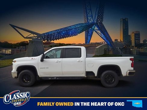 Used 2023 Chevrolet Silverado 2500 LT w/ Convenience Package AWD/4WD image 4